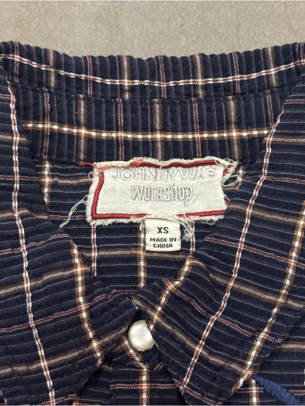 Johnny Was Western-Style Button-Up Shirt with Multicolor Floral Embroidery - Picture 2 of 8